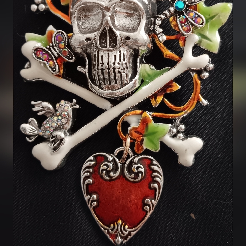 SKULL CROWN RHINESTONE BROOCH - Picture 4 of 6